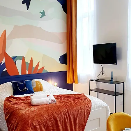 Διαμέρισμα Prestige Pop Art Plaine Images